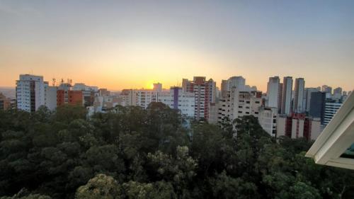 Vista Oeste do 23º com por do sol todos os dias